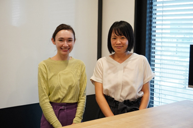 事務局代表 事業部 GM 進藤麻美、営業部 フリッチ恵里沙